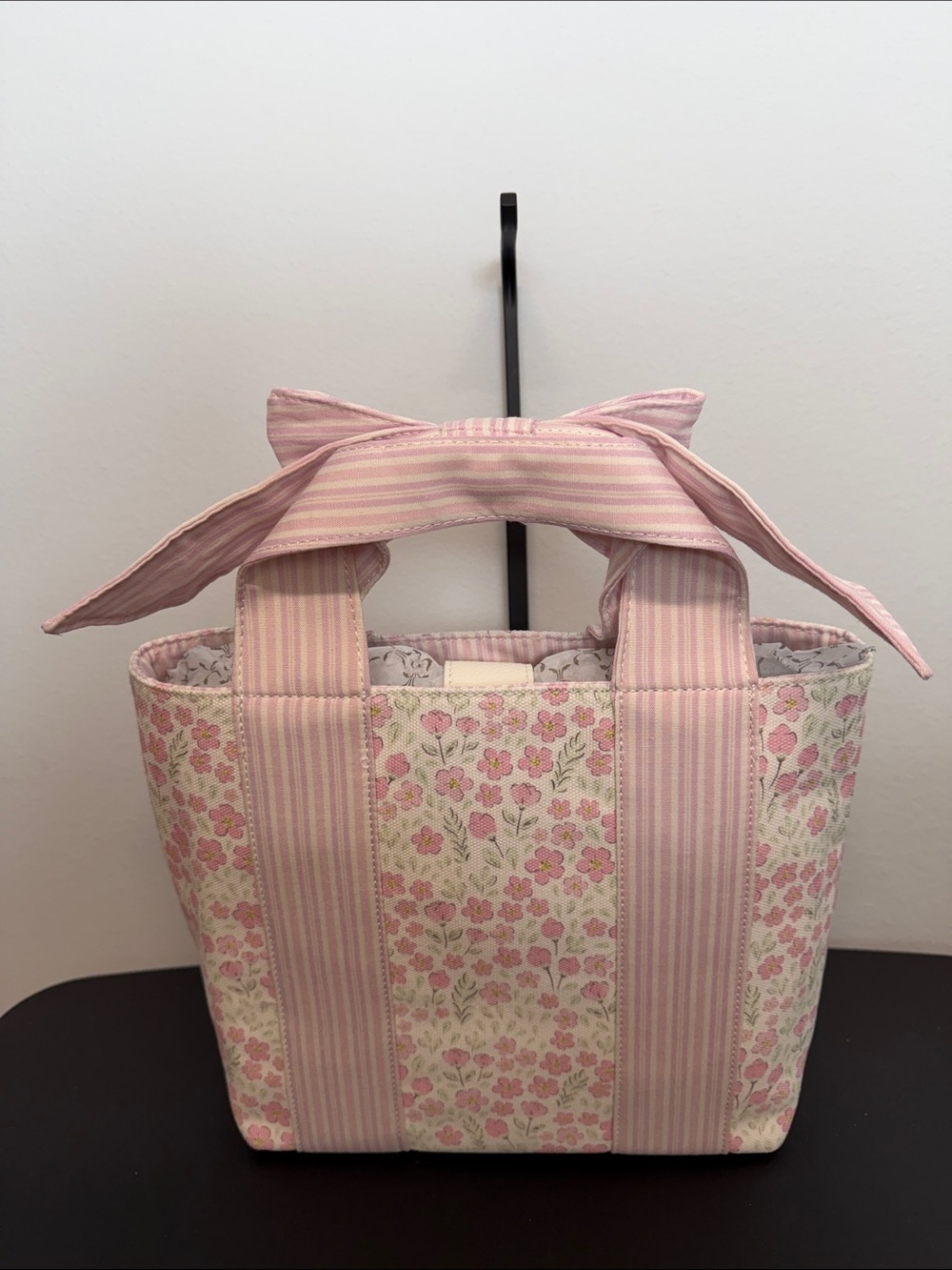 Nanette Lepore | “Pretty Petals-Pink Gingham” Bow-Accent Tote 🌸 - Picture 4 of 15